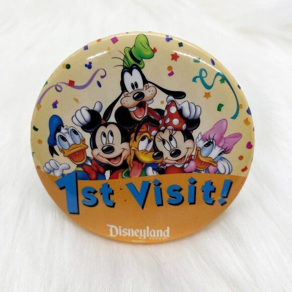 🔮 5/$25 Disney Mickey &‎ Friends Disneyland Resort 1st Visit Pin - Picture 1 of 3